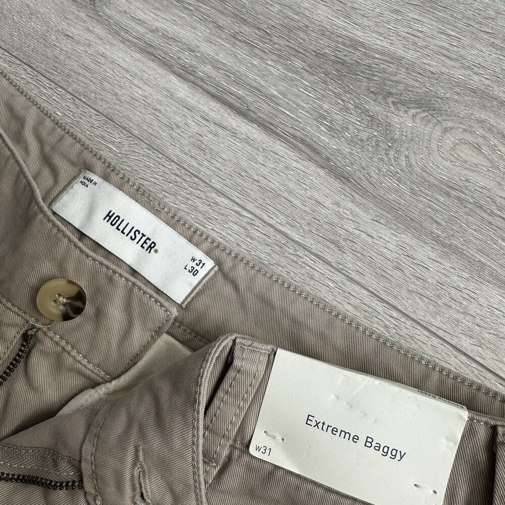 Hollister Pants Mens 31/30 Beige Extreme Baggy Khakis Wide Leg Pleated - Picture 2 of 6